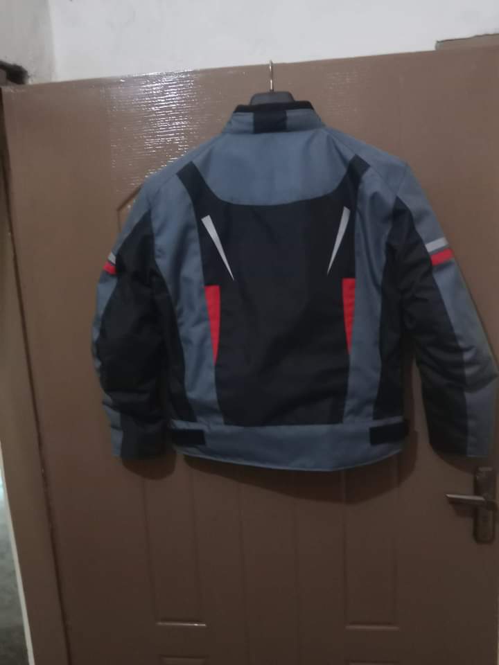 All-Weather Motorcycle Riding Suit – Waterproof, Armored & Thermal-Ready