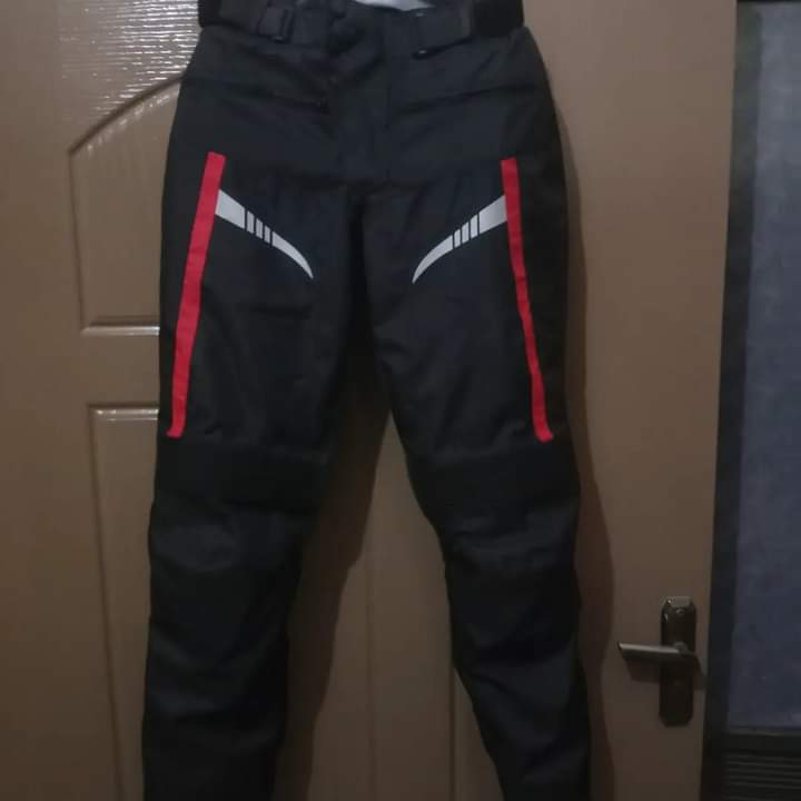 All-Weather Motorcycle Riding Suit – Waterproof, Armored & Thermal-Ready