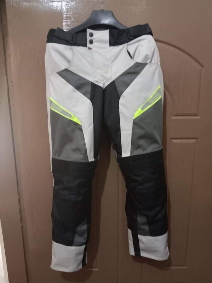 All-Weather Motorcycle Riding Suit – Waterproof, Armored & Thermal-Ready